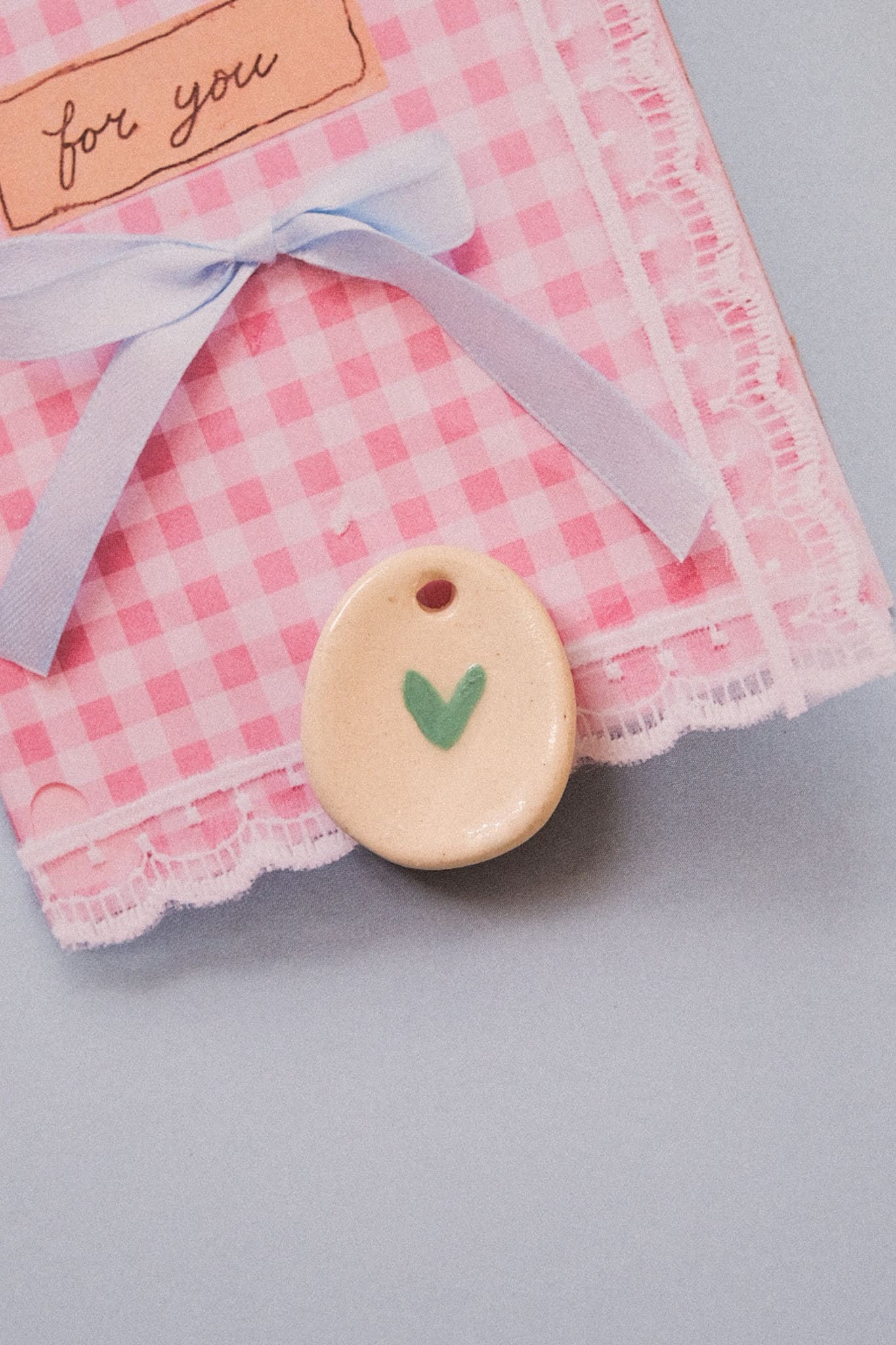 Pendentif pierre d’apaisement petit cœur (worry stone)