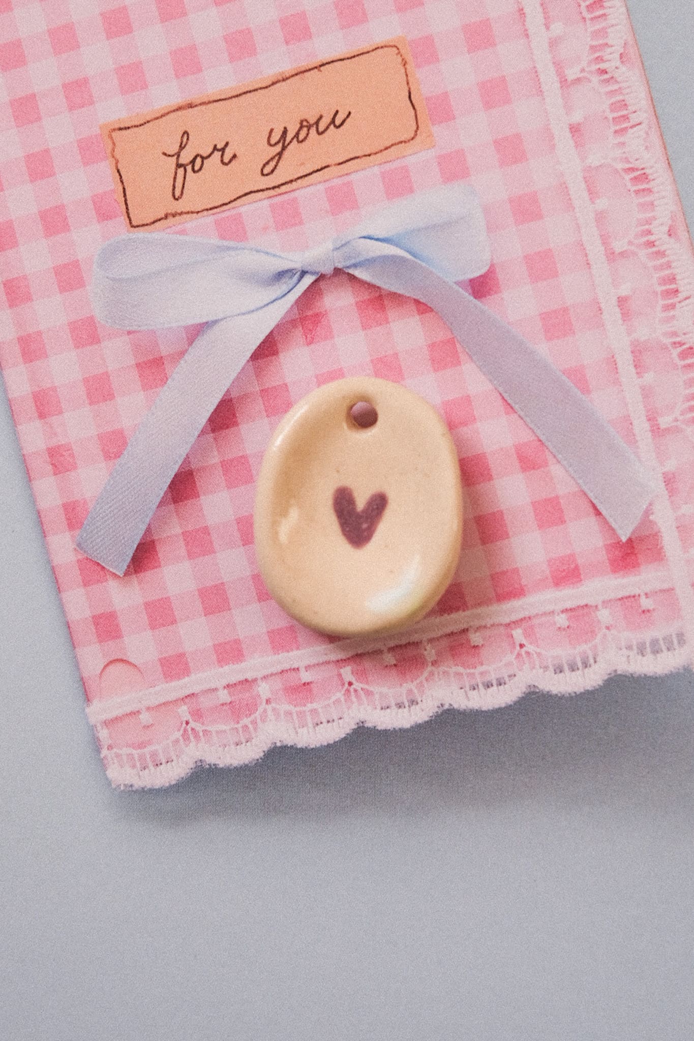 Pendentif pierre d’apaisement petit cœur (worry stone)