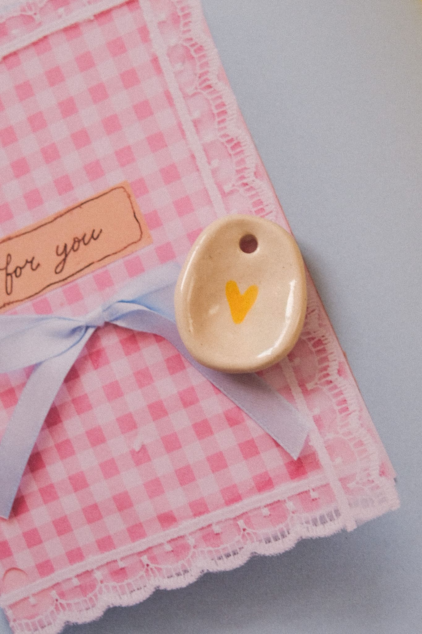 Pendentif pierre d’apaisement petit cœur (worry stone)