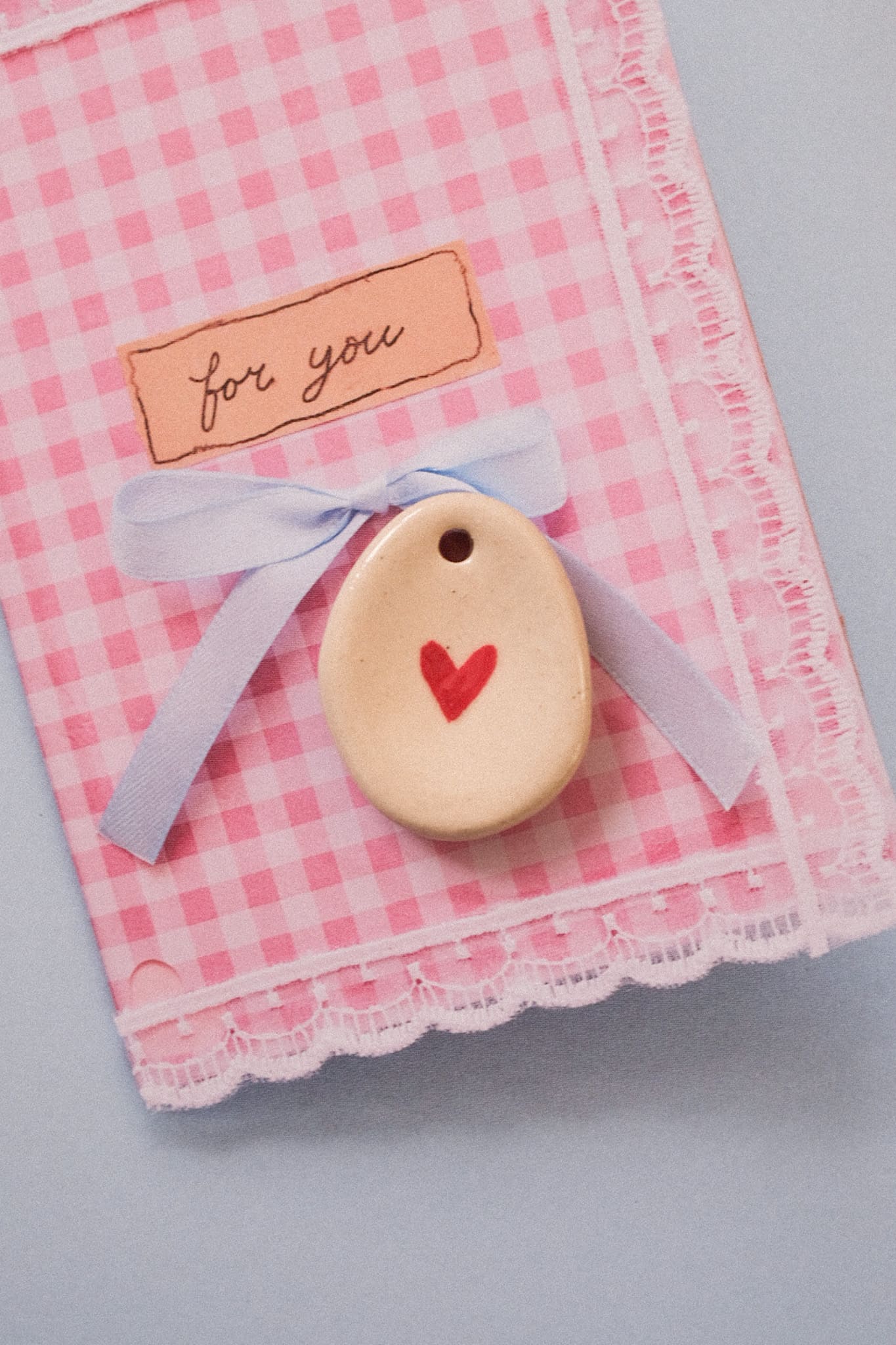 Pendentif pierre d’apaisement petit cœur (worry stone)