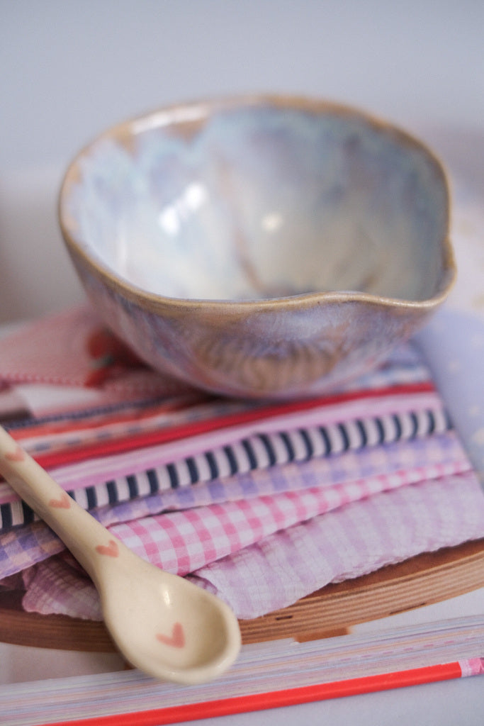 Bol préparation matcha – Émail bleu rose 🍵
