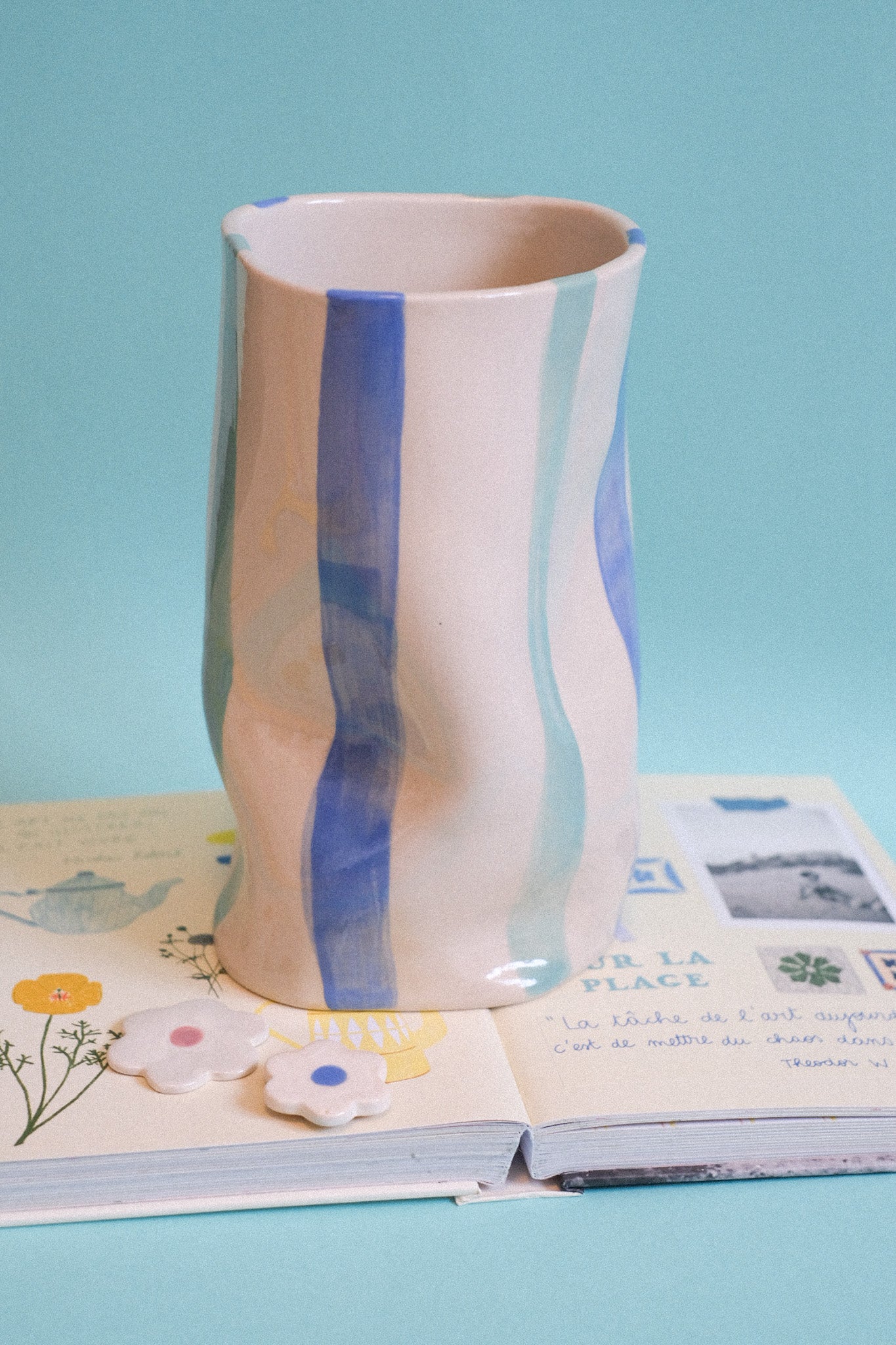 Grand Vase Aux creux des mains - rayures colorées