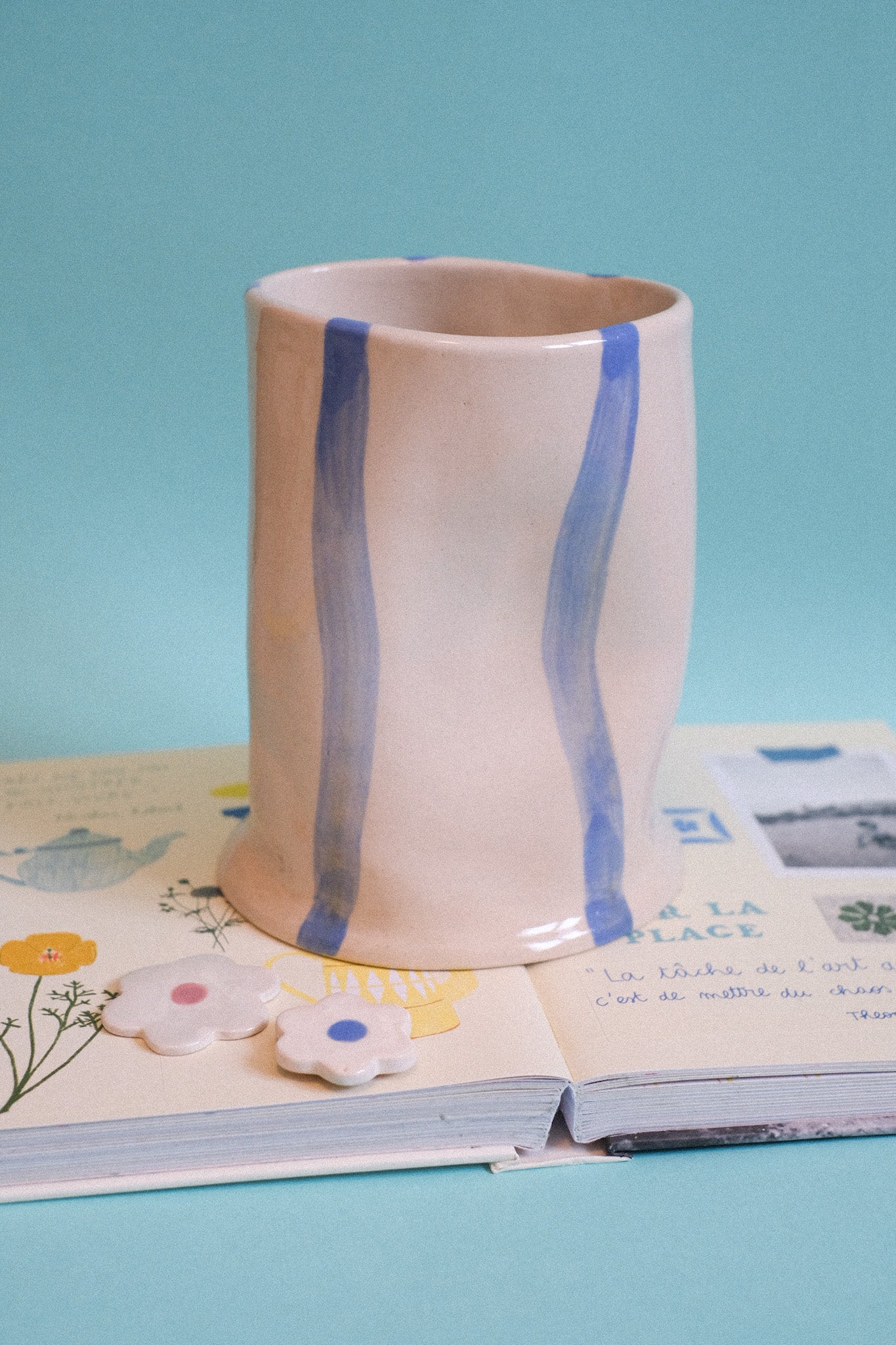 Vase Aux creux des mains - rayures colorées