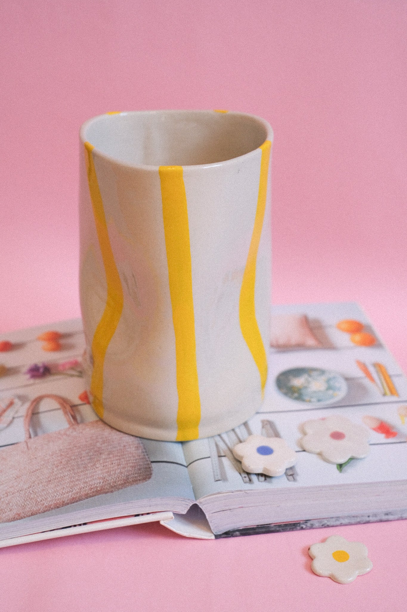 Vase Aux creux des mains - rayures colorées