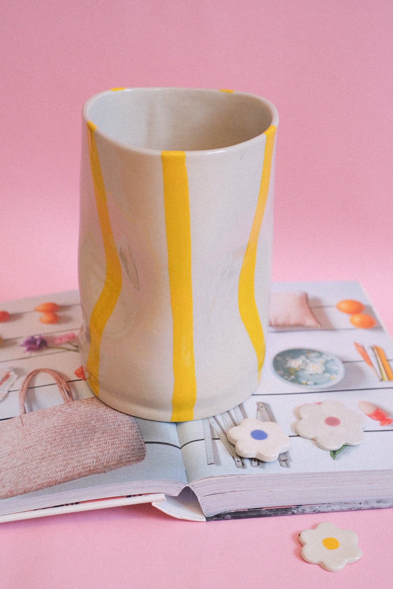 Vase Aux creux des mains - rayures colorées