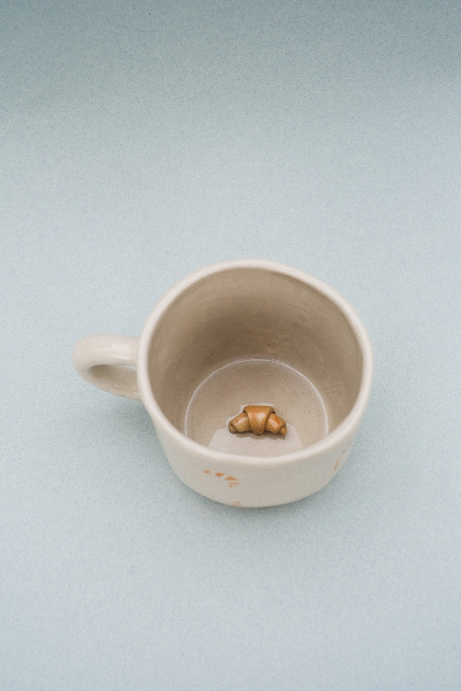 Mug croissants en céramique (avec un petit croissant au fond)