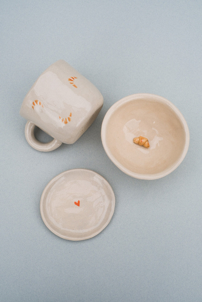 Mug croissants en céramique (avec un petit croissant au fond)