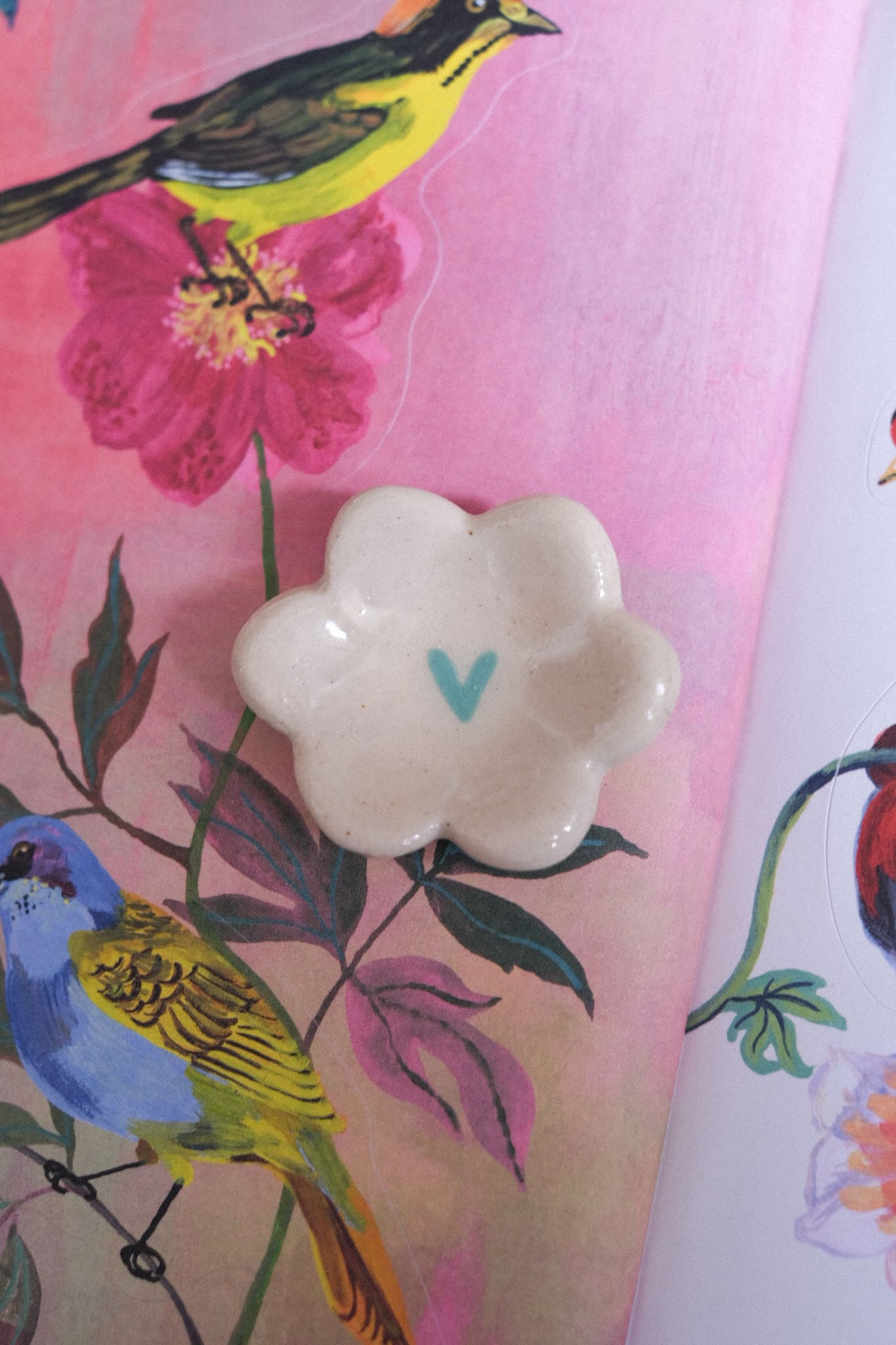 Pierre d’apaisement fleur – cœur coloré