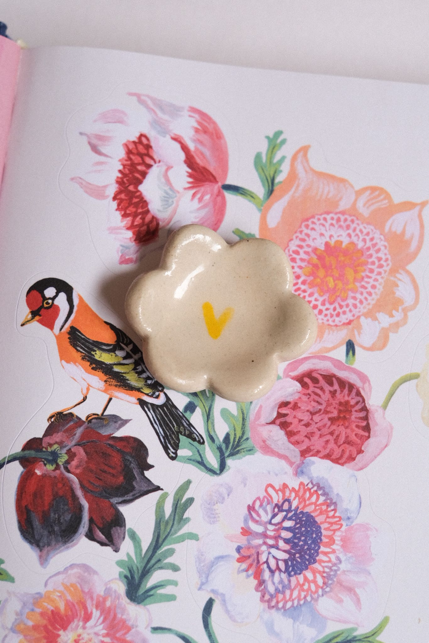 Pierre d’apaisement fleur – cœur coloré