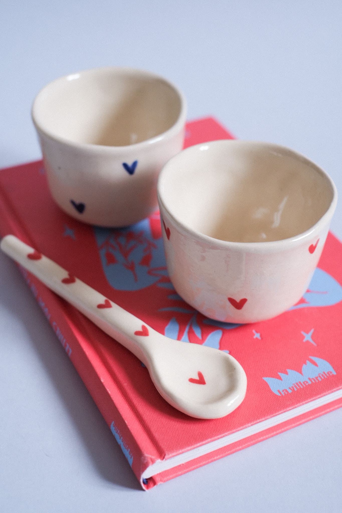 Tasse expresso motifs cœurs