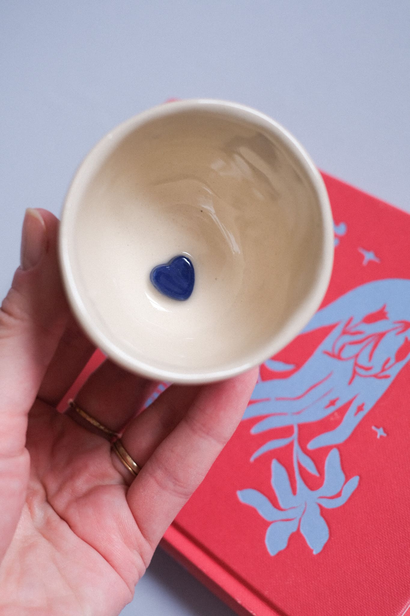 Tasse expresso motifs cœurs