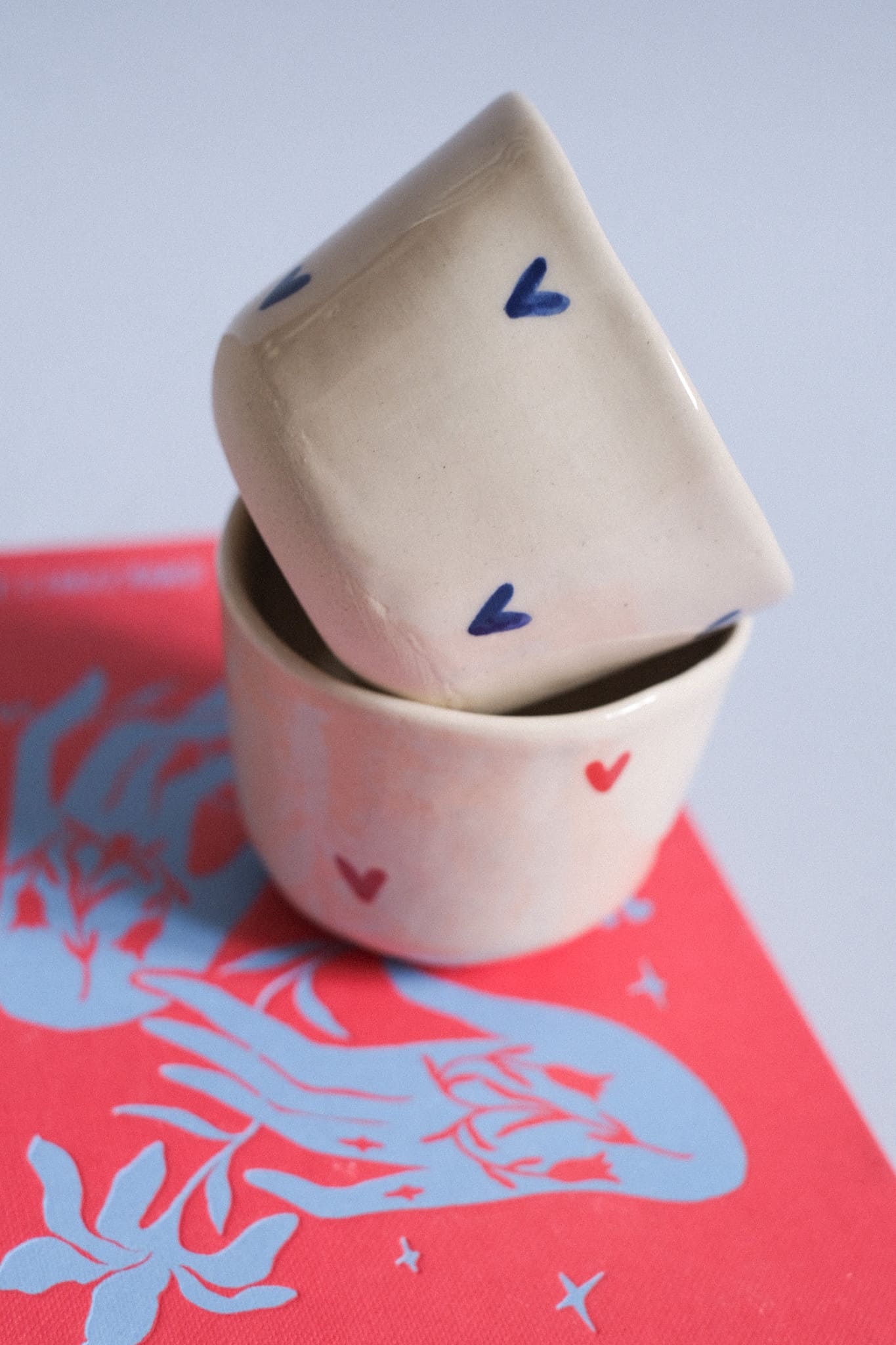 Tasse expresso motifs cœurs