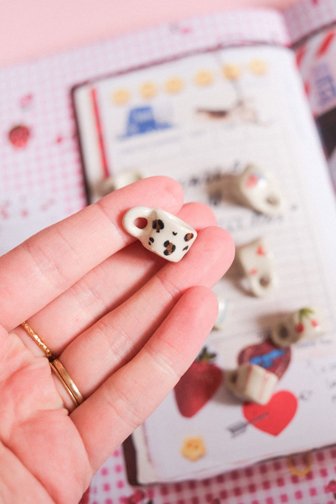 Pendentif céramique mini tasse fait main