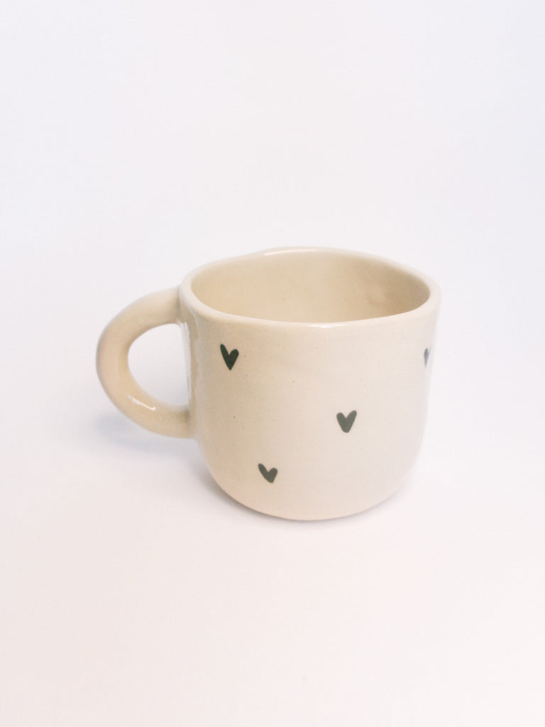 Mug en céramique - Petits cœurs peints à la main