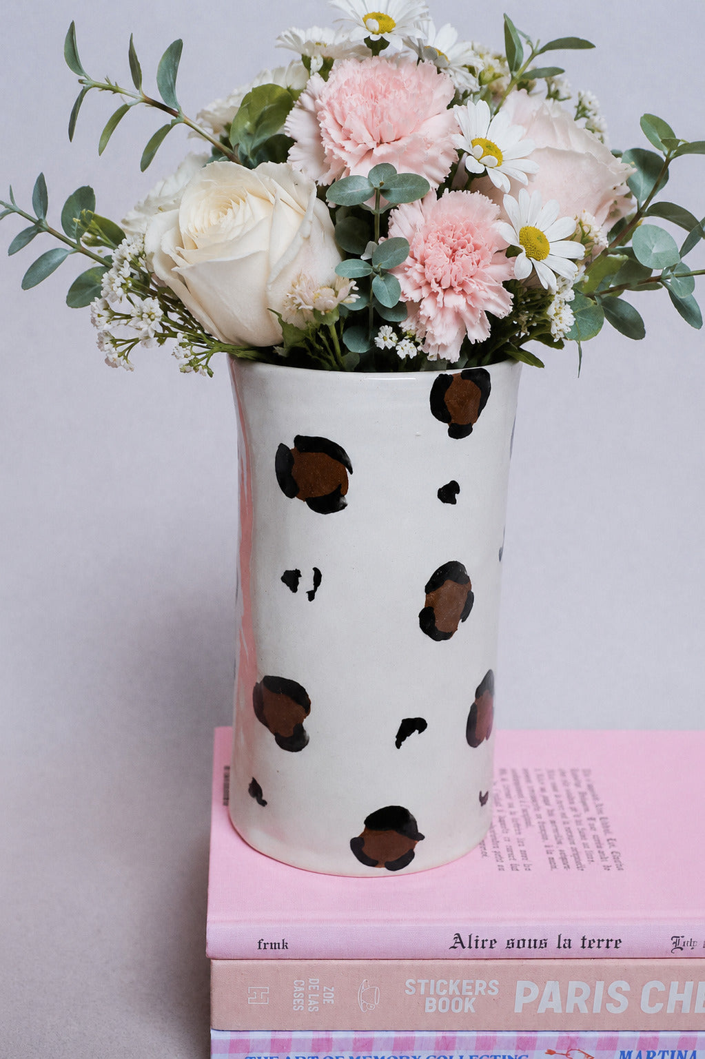 Vase céramique artisanale graphique léopard